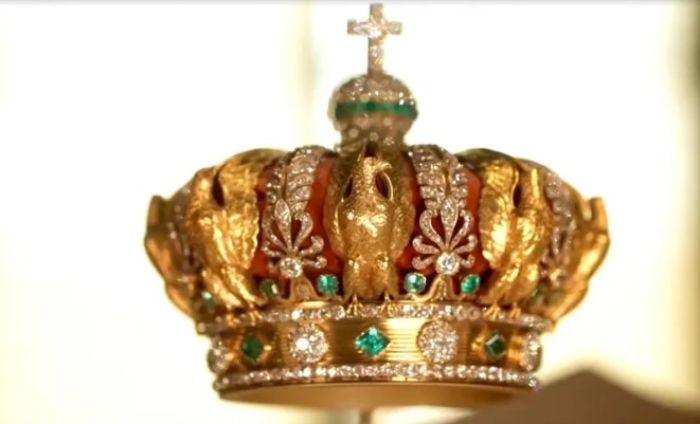 Луврда құнды жәдігерлер ұрланды