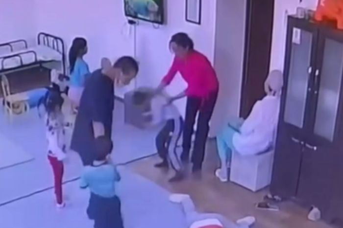 Құрманғазы ауданында тәрбиеші  мүмкіндігі шектеулі балаға қол көтерген