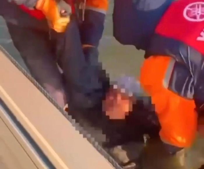 ​Атырауда Жайық өзенінен ер адам құтқарылды 