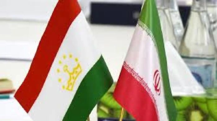 Иран президенті Тәжікстанмен ортақ валюта енгізуді ұсынды