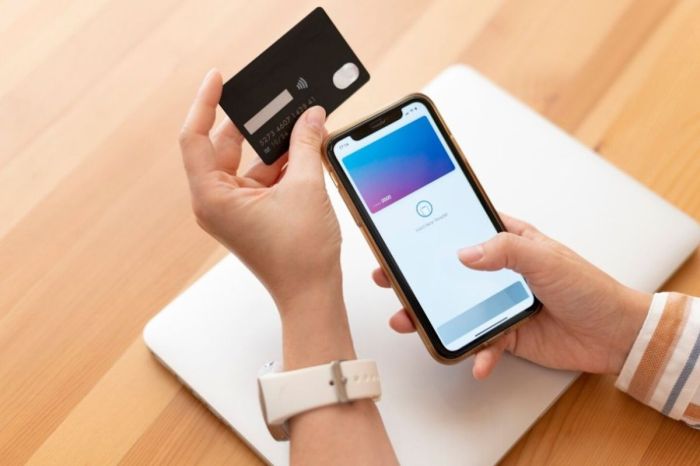 Қазақстандықтарға телефонмен сөйлесу кезінде ақша аударуға тыйым салынады