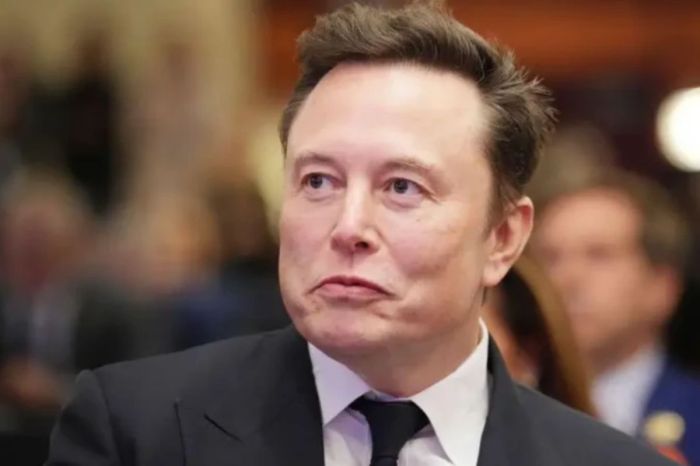 Илон Маск Tesla өтемақысының арқасында 1 триллионға ие болады
