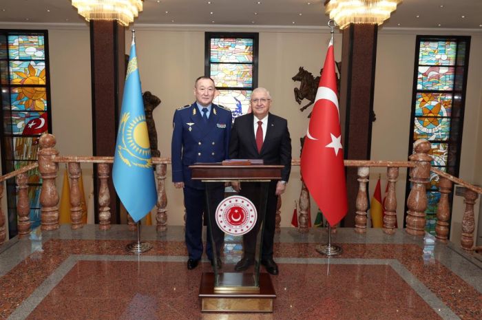 Қазақстанның Қорғаныс министрі Түркияға ресми сапармен барды