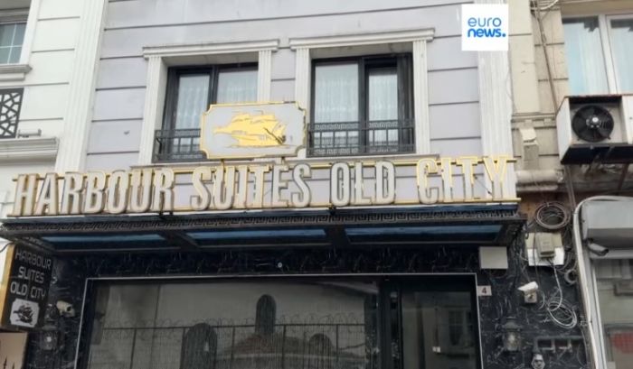 Стамбулда неміс отбасы отельдегі пестицидтен уланған