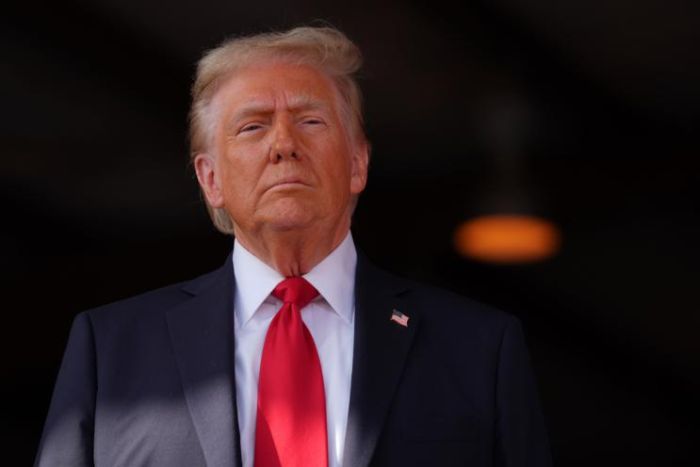 Трамп АҚШ-қа үшінші әлем елдерінен миграцияны тоқтататынын мәлімдеді