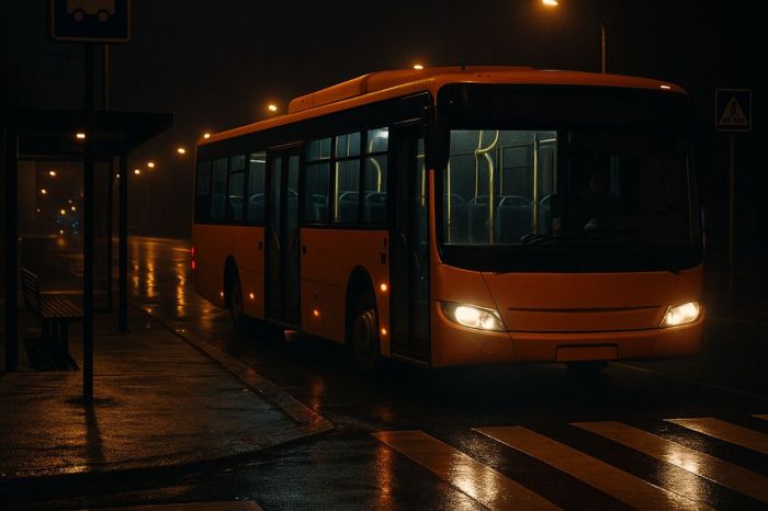 ​Атырауда қалалық автобустың астында қалған бала қаза болды