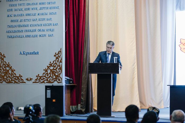 Атырау облысының әкімі Құрманғазы ауданы тұрғындарымен кездесті