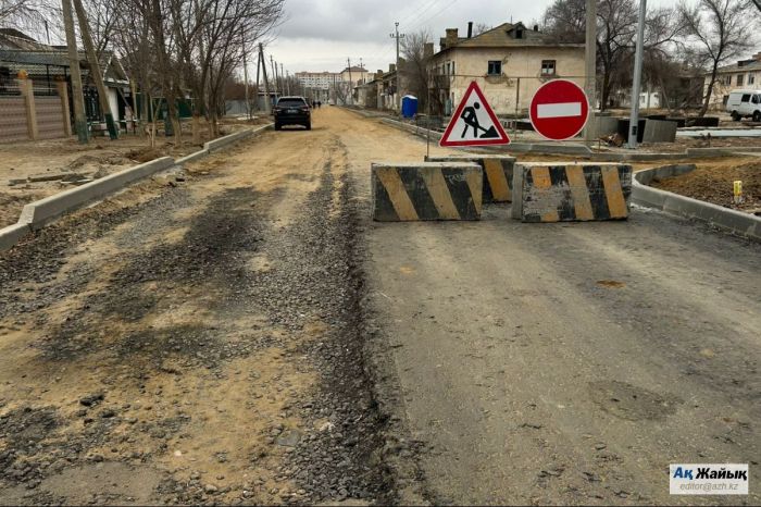 657 миллионға «құмға төселген асфальт»: Балықшы тұрғындары Қожақаев көшесіндегі кемшіліктерді байқады