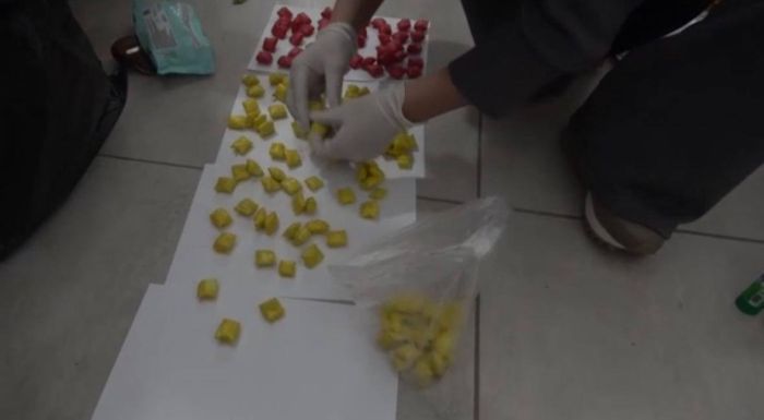 ШҚО-да жарты келіге жуық есірткімен курьер қолға түсті  