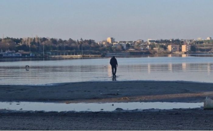 Түркиядағы Мәрмәр теңізі жағалаудан 20 метрге шегінді