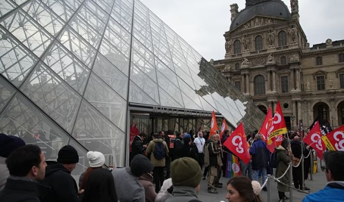 Луврдағы ереуіл: музей қызметкерлері еңбек жағдайын жақсартуды талап етуде