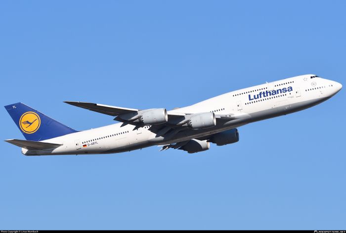 Lufthansa ұшағы Алматыға шұғыл қонды: бортта жолаушы қайтыс болды