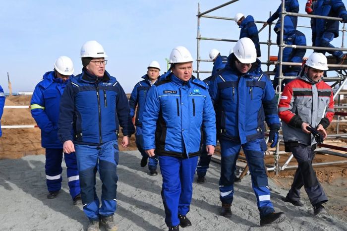 ​ҚМГ басшысы Атырау облысындағы «Силлено» зауытының құрылысын тексерді