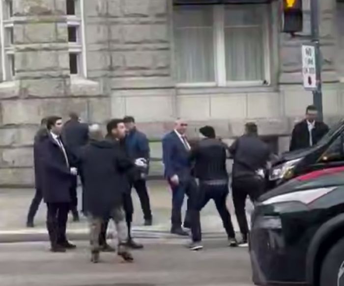 ​Әзербайжан президентінің күзеті Вашингтонда наразыларды ұрып-соқты — WP