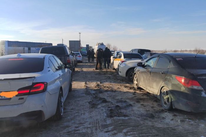 ​Қазақстан мен Ресей шекарасында 6 сағатқа дейін кезек: не болып жатыр