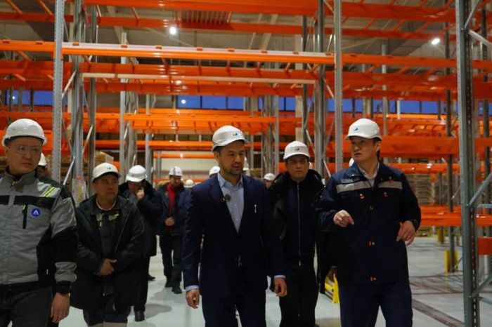  Руслан Өскенәлі Геологиялық кластер және «Жезқазған» медициналық орталығының жұмысымен танысты