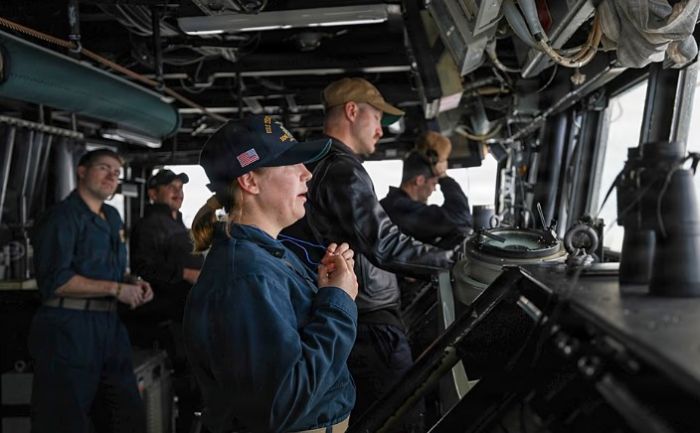 АҚШ Иранның 30-дан астам кемесін жойғанын мәлімдеді