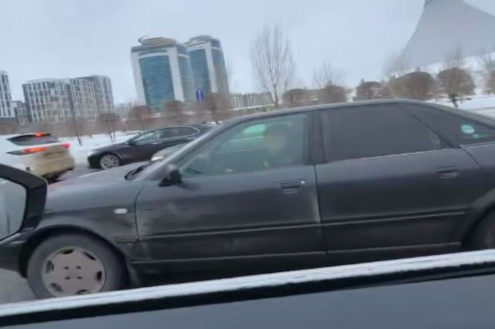 Астанадағы «автоподстава» туралы видеодан кейін журналистке үш әкімшілік хаттама толтырылды