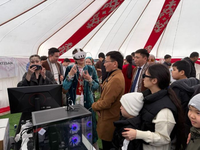 Маңғыстауда студенттер «ақылды киіз үйді» таныстырды