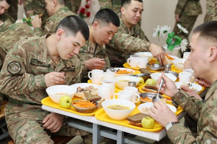 Ұландық сарбаздар асхана тағамын электронды жүйе арқылы бағалай алады