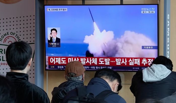 КХДР Оңтүстік Кореяны “ең жау мемлекет” деп атап, баллистикалық зымырандар ұшырды