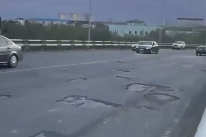 Жилгородок көпіріндегі шұңқырлар уақытша демеуші есебінен жамалады