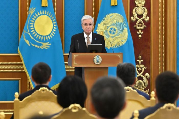 «Озық мемлекеттің қазығы – ғылым»: Тоқаев ғалымдарды құттықтады