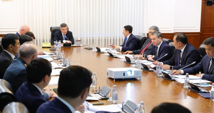 Олжас Бектенов көлік-транзитті дамыту жөнінде кеңес өткізді