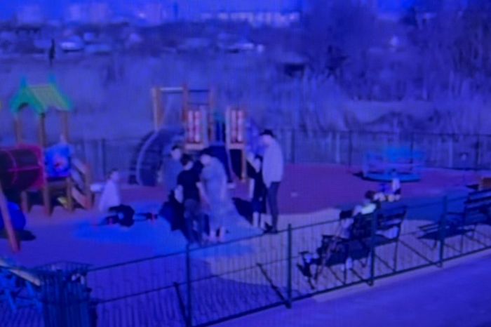 Қарағандыда ересек адам балалар алаңында жасөспірімге сес көрсетті