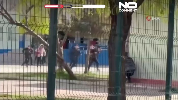 ​Түркияның Сиверек мектебіндегі атыс: 16 адам жараланды