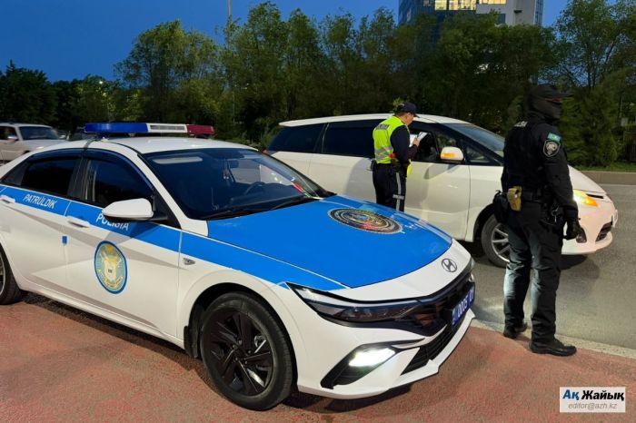 Рейдтер жалғасуда: Атырауда шетелдік нөмірлі көліктердің иелері тағы жиналды