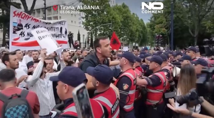 Албания: Трамппен байланысты курортқа қарсы наразылық жалғасуда