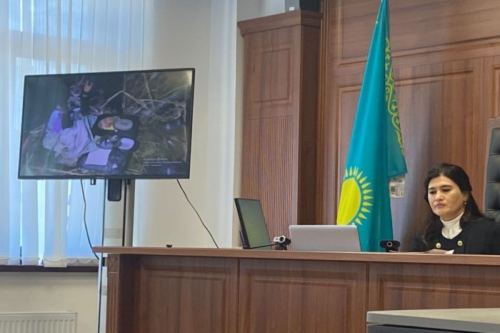 Сотта Жангелдиндегі отбасы көмілген жерден түсірілген кадрлар көрсетілді