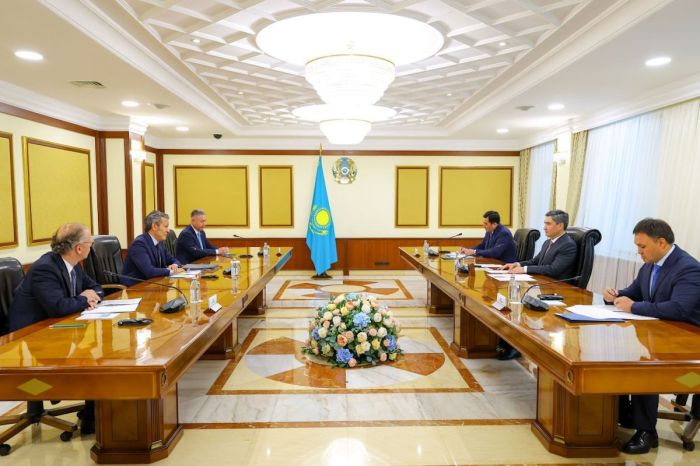 Бектенов Eni және Baker Hughes компанияларымен мұнай‑газ саласындағы ынтымақтастықты талқылады