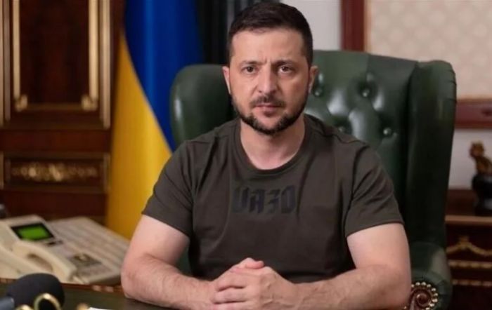 Зеленский Украинаның саяси стратегиясын өзгертетінін мәлімдеді