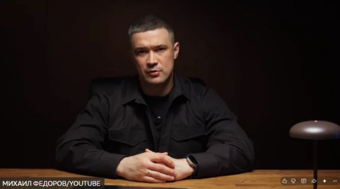 Украинаның бұрынғы қорғаныс министрі сайлау өткізуге шақырып, билікті сынға алды