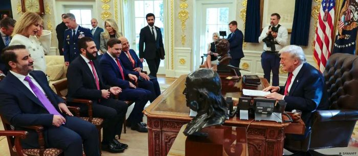 АҚШ 50 жылдан кейін Сирияны терроризм демеушілері тізімінен шығарды