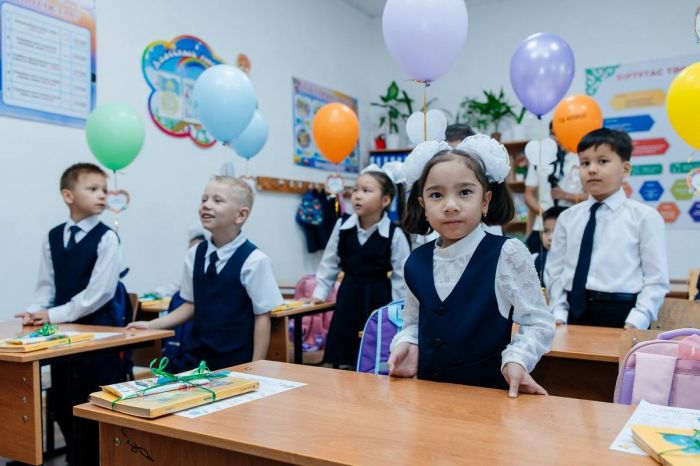 Атырау облысында 15 мыңға жуық бүлдіршін алғаш рет мектеп табалдырығын аттады