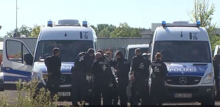 Германиядағы әскери әуе базасының жанында дрон құлады: полиция тексеріп жатыр