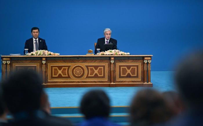 Тоқаев: Мәслихаттардың өкілеттігін мерзімінен бұрын тоқтату ұсынылды