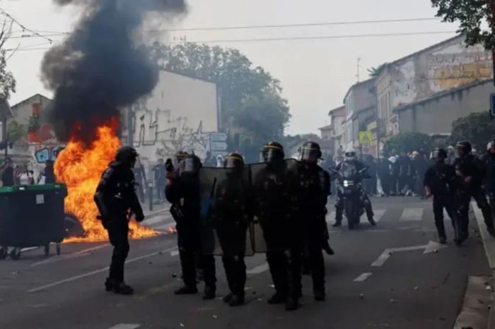 Францияда жаппай тәртіпсіздіктерге байланысты жүздеген мектеп жабылды: 5 мыңнан астам адам ұсталды