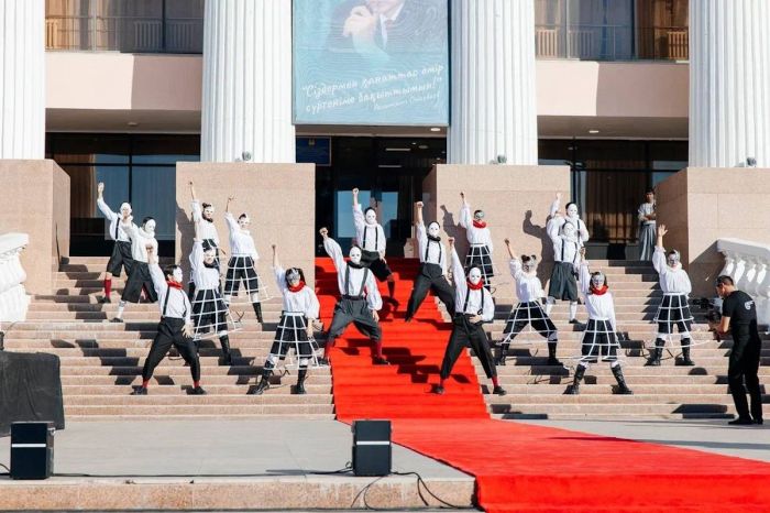 ​Атырауда Рахымжан Отарбаев атындағы ІІІ халықаралық театр фестивалі ашылды