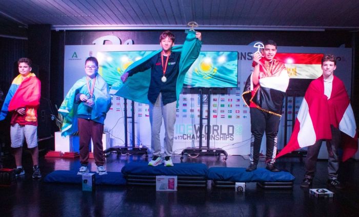 ​Қазақстандық оқушы Испанияда шахматтан үш дүркін әлем чемпионы атанды