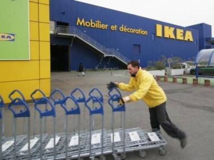 IKEA France басшылары көңілі толмаған клиенттерді аңдығаны үшін қамалды