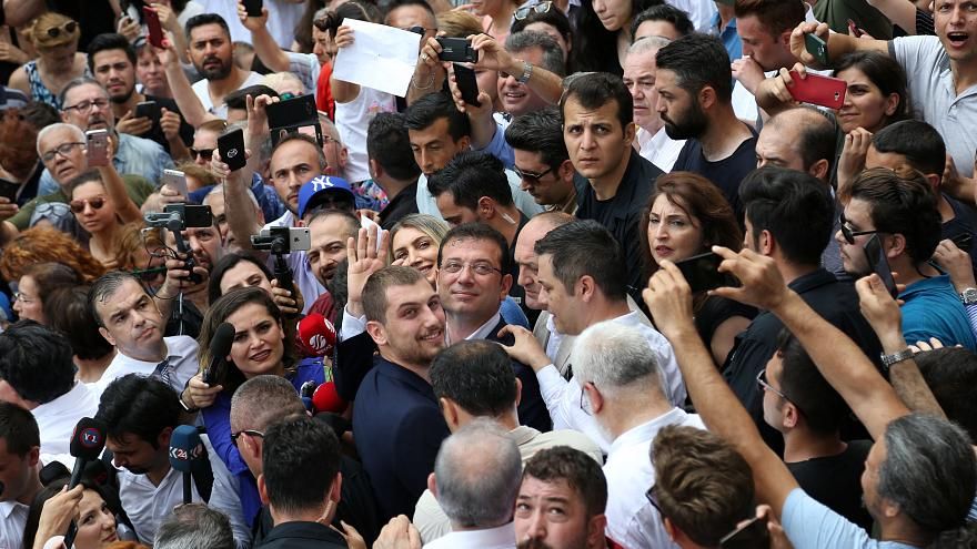 Выборы мэра стамбула. Спонсирование оппозиции со стороны Запада. Оппозиция Эрдогану в Турции Бозкыр. Фамилия оппозиционера Эрдогана фото.