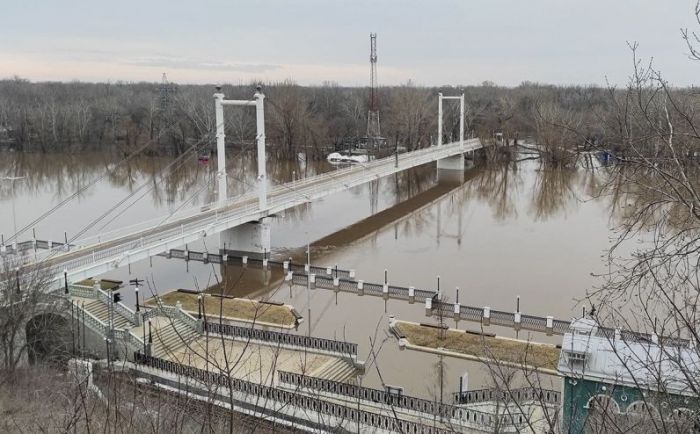 Гидропост зафиксировал первое снижение уровня воды в Урале у Оренбурга
