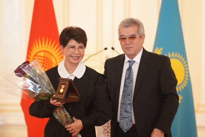Деятели культуры Казахстана награждены госнаградами Кыргызстана