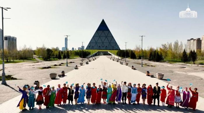 ​Президент поздравил казахстанцев с Днём единства народа Казахстана