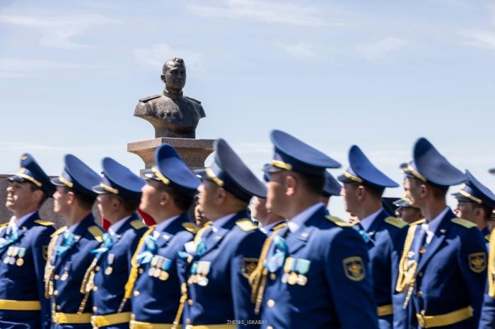 Авиабазе в Талдыкоргане присвоено имя военного лётчика Сергея Луганского