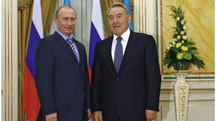 Путин принял предложение Назарбаева посетить с визитом Казахстан
